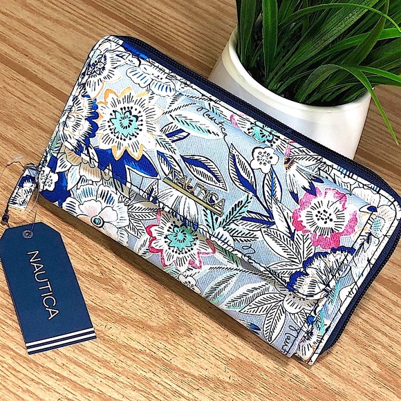 Nautica Handbags - Nautica Women's Clutch Wallet RFID Tropical New